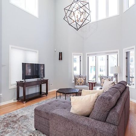 Eclectic Stylish And Cozy Milwaukee Unit Villa Buitenkant foto
