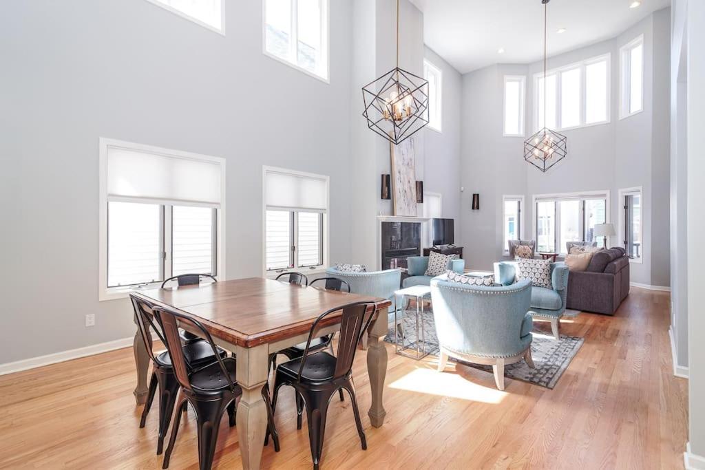 Eclectic Stylish And Cozy Milwaukee Unit Villa Buitenkant foto